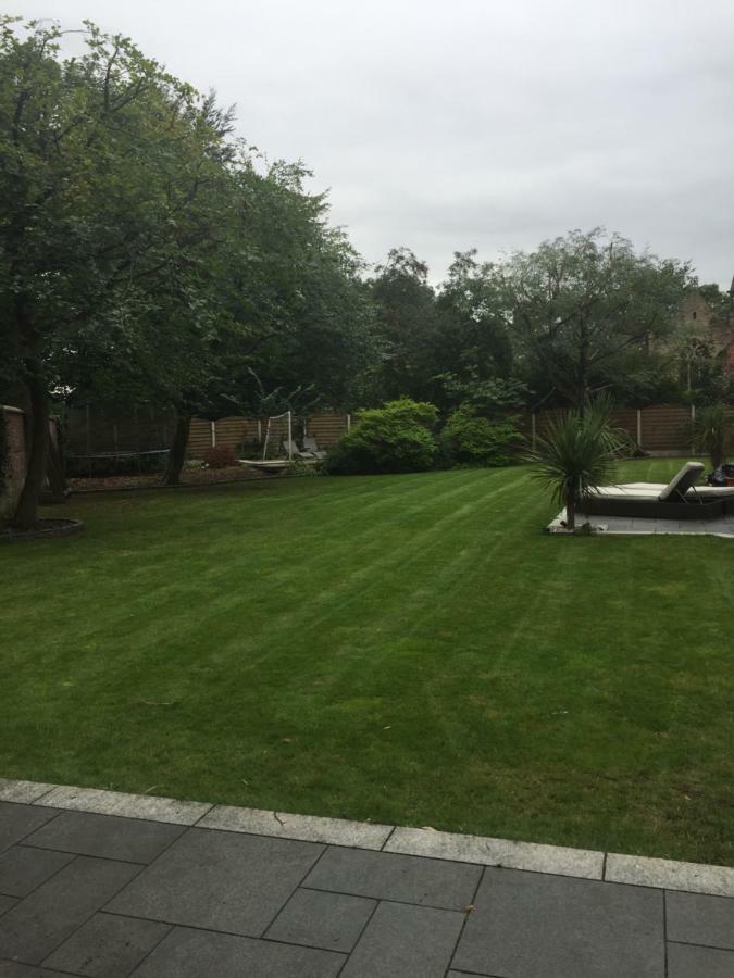 The Old Vicarage Lodge Manchester Eksteriør bilde